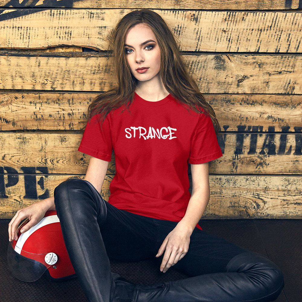 camiseta strange
